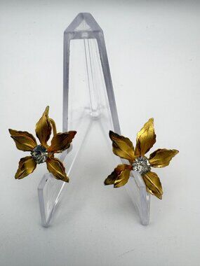 Vintage Bugbee & Niles Gold Tone Floral Screw Back Earrings Clear Rhinestone